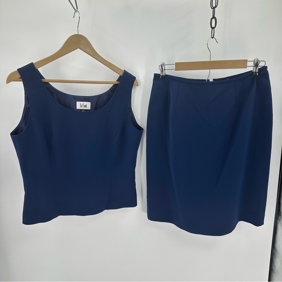 Le Suit 2 Pc Skirt Suit Sleeveless Top Knee Length Womens 10 Blue Corpcore READ - Picture 1 of 15